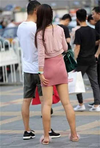 抖音女的戴眼镜的小两口