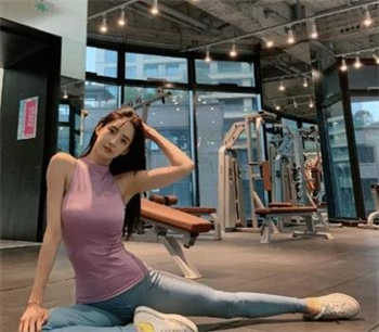 迷之呆梨吉他妹妹