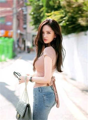 漂亮的家庭主妇日语