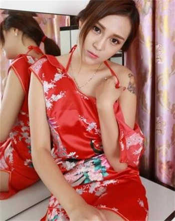 美女猜拳脱脱