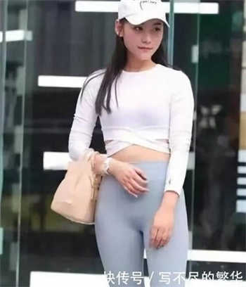 随身带个英雄联盟客户端