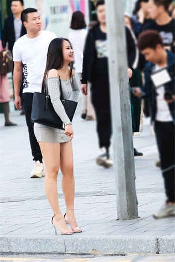 老扒与三个媳妇幸福时光