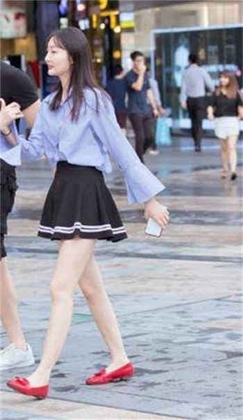美女猜拳脱脱