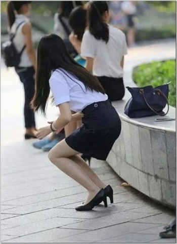 何嫣然与李贡的完整故事