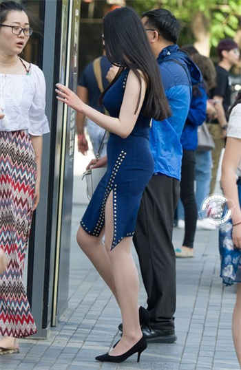 老婆被邻居老头做了