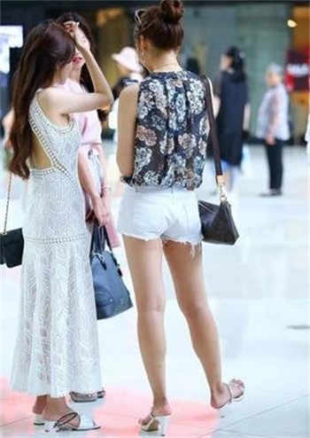 沈娜娜夏晴子三人火锅