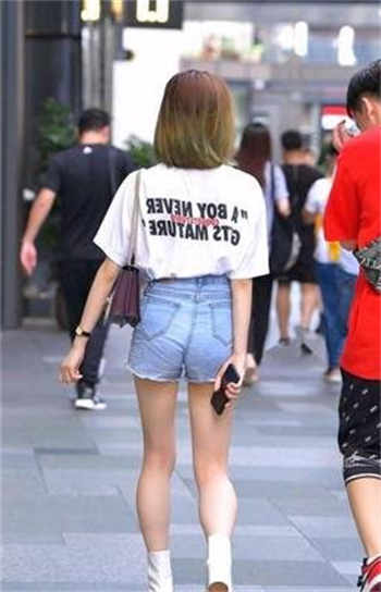 苏谭谭真人照片