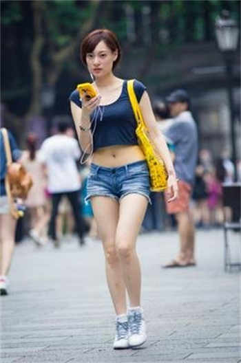餐桌下的市长夫人全集
