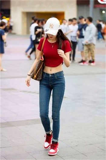 憋不住了屎出来一半了