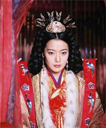 穿成首富白月光男妻